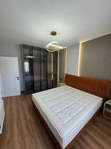 Tirane, jepet me qera apartament 1+1 Kati 1, 76 m² 750 € (Farke)
