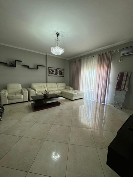 Tirane, jepet me qera apartament 2+1 Kati 4, 100 m² 600 € (QIRA APARTAMENT 2+1 NE XHAMLLIK!)