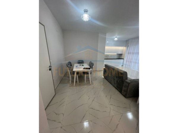 Tirane, jepet me qera apartament 1+1 Kati 6, 68 m² 600 € (Ish Fusha e Aviacionit, Tirane)