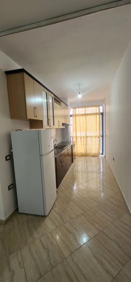 Tirane, jepet me qera apartament 2+1 Kati 3, 90 m² 320 € (Fresk)