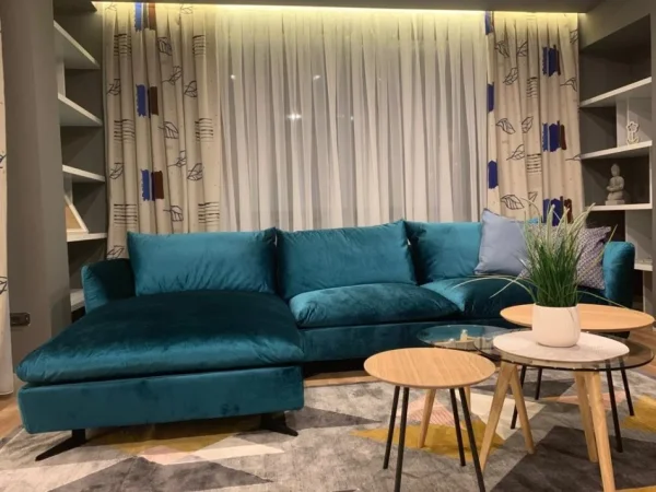 Tirane, jepet me qera apartament 3+1+Ballkon Kati 2, 170 m² 1.300 € (tek Komuna Parisit)