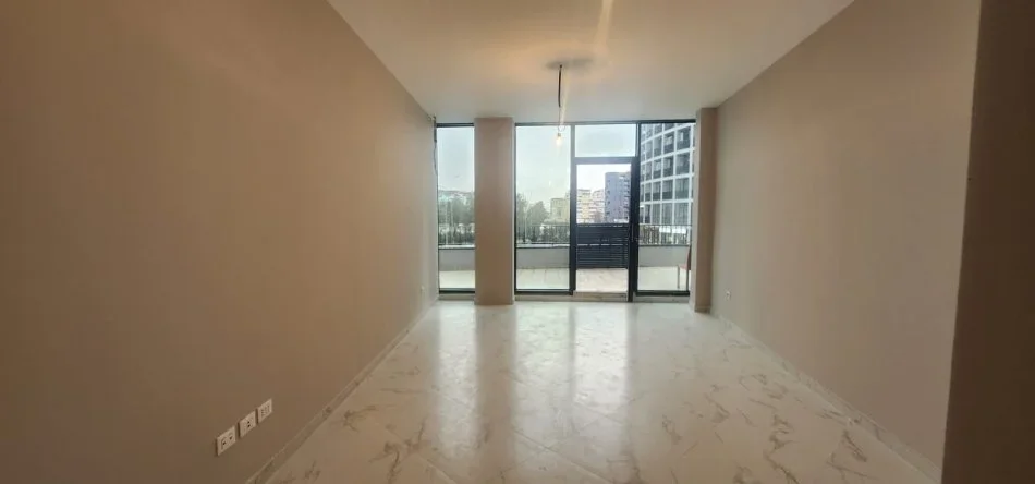 Tirane, jepet me qera zyre Kati 1, 40 m² 900 € (Tek Lake View)