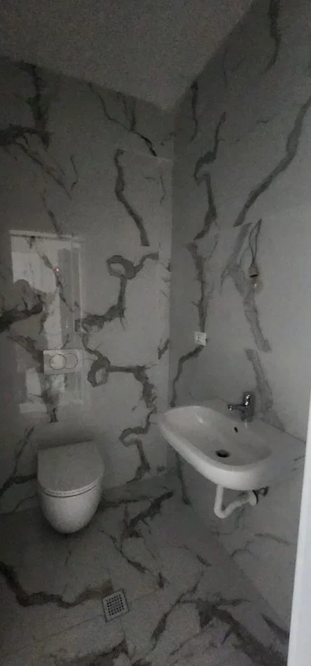 Tirane, jepet me qera zyre Kati 1, 40 m² 900 € (Tek Lake View)