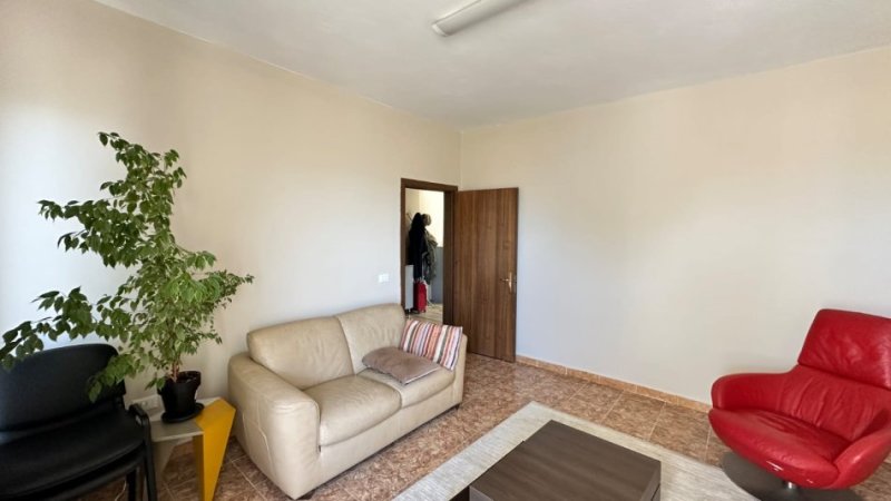 Tirane, jepet me qera apartament+verande | Penthouse 1+1+Aneks+Ballkon Kati 11, 145 m² 1.300 € (Ne Bllok)