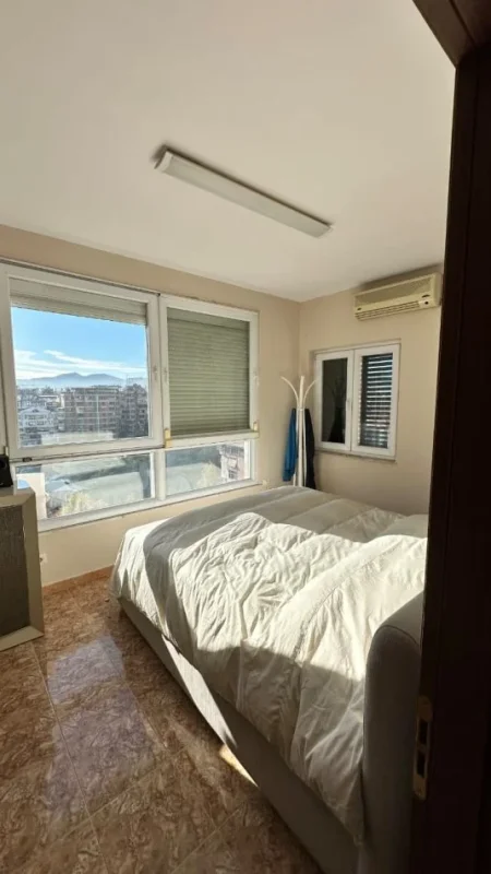 Tirane, jepet me qera apartament+verande | Penthouse 1+1+Aneks+Ballkon Kati 11, 145 m² 1.300 € (Ne Bllok)