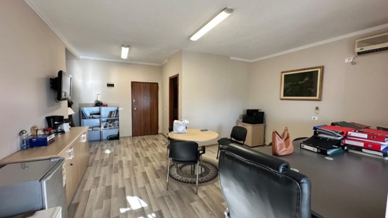 Tirane, jepet me qera apartament+verande | Penthouse 1+1+Aneks+Ballkon Kati 11, 145 m² 1.300 € (Ne Bllok)
