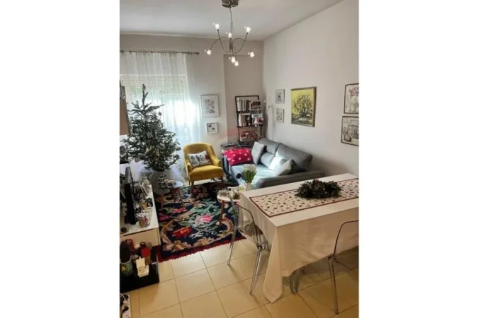 Tirane, shitet apartament 2+1 Kati 2, 82 m² 168.950 € (Rruga Barrikada)
