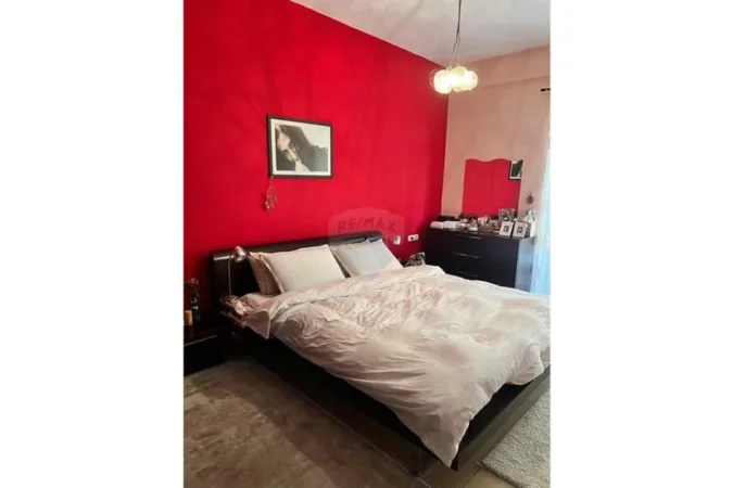 Tirane, shitet apartament 2+1 Kati 2, 82 m² 168.950 € (Rruga Barrikada)