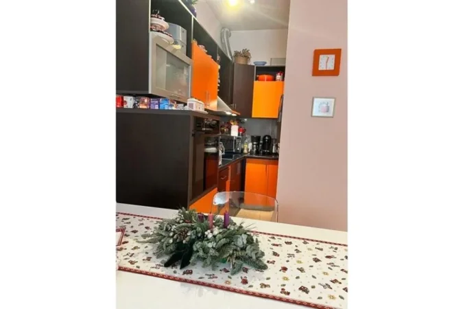 Tirane, shitet apartament 2+1 Kati 2, 82 m² 168.950 € (Rruga Barrikada)