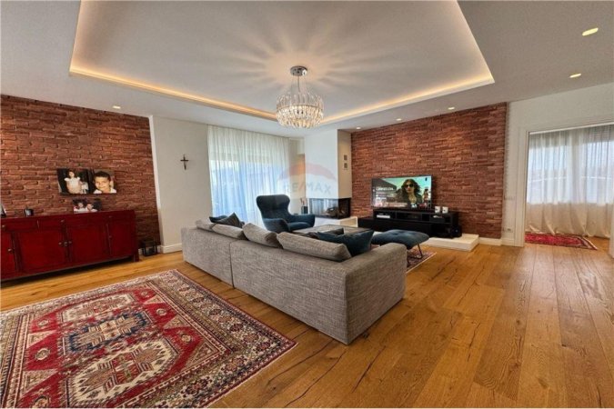 Tirane, jepet me qera Vile 5+1 Kati 2, 360 m² 4.000 € 