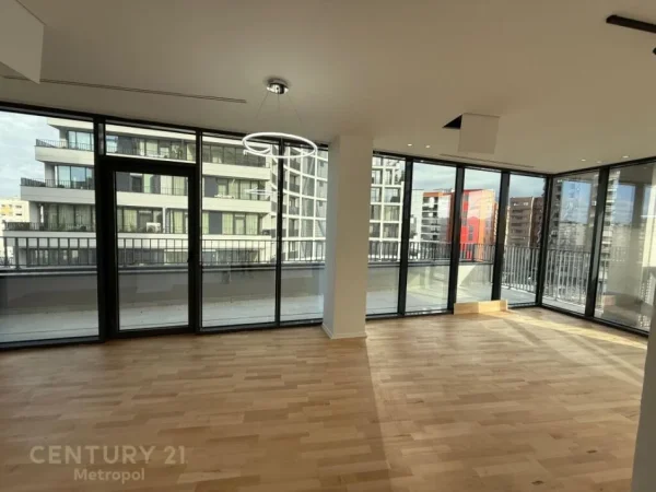 Tirane, shes apartament 2+1+2+VERANDE , 149 m² 516.000 € (Rruga e Kosovarëve)