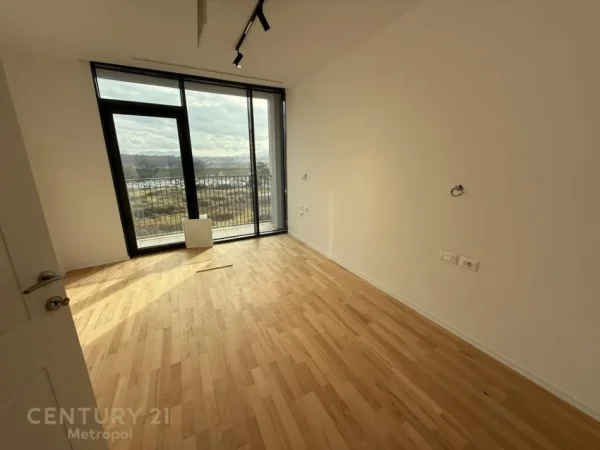 Tirane, shes apartament 2+1+2+VERANDE , 149 m² 516.000 € (Rruga e Kosovarëve)