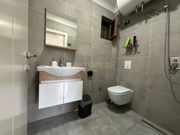 Tirane, jepet me qera apartament 1+1 Kati 0, 60 m² 500 € (Rruga e Kavajes)