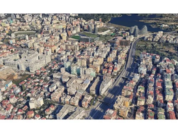 Tirane, jap me qera ambjent biznesi , 140 m² 1.200 € (Komuna e Parisit)
