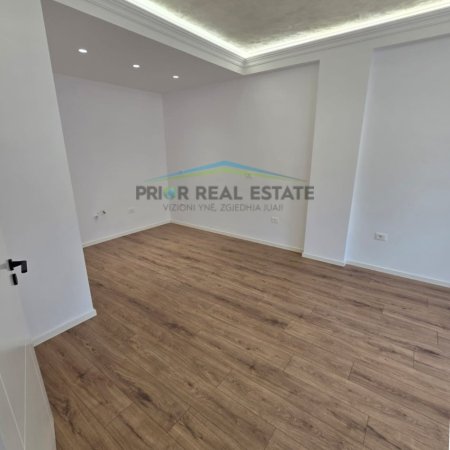 Tirane, shitet apartament 2+1 Kati 7, 210.000 m² 210.000 € (Rruga e Kavajes)