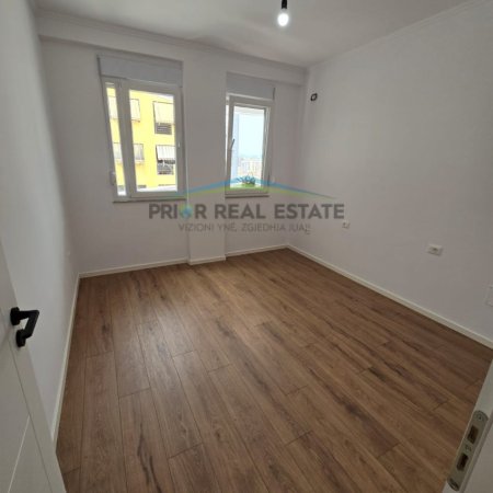 Tirane, shitet apartament 2+1 Kati 7, 210.000 m² 210.000 € (Rruga e Kavajes)