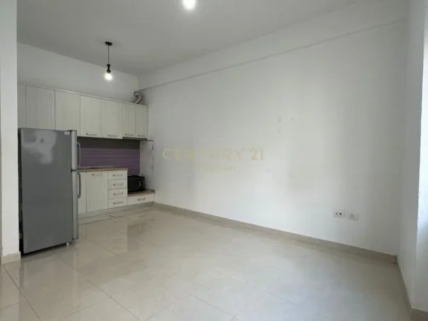 Tirane, shes apartament 1+1+Ballkon , 62 m² 125.000 € (21 Dhjetori)
