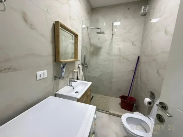 Tirane, jap me qera apartament 2+1+POST PARKIMI , 71 m² 700 € (Kodra e Diellit)