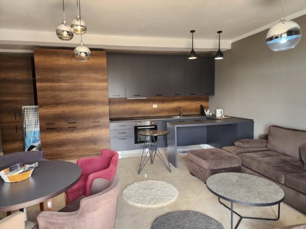 Vlore, shitet apartament 1+1+Ballkon Kati 7, 73 m² 184.900 € (Lungo Mare)