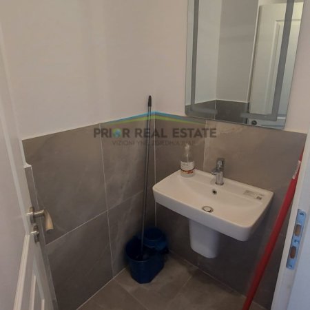 Tirane, shitet zyre Kati 1, 42 m² 126.600 € (Rruga Kongresi I Manastirit)