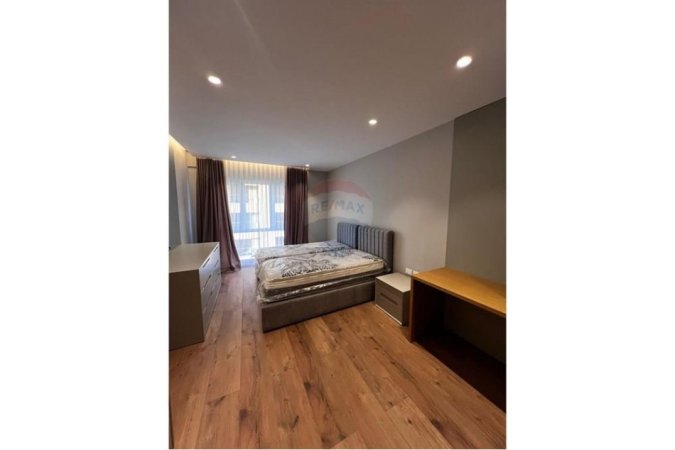 Tirane, jepet me qera apartament 2+1 Kati 3, 124 m² 904 € (QIRA APARTAMENT 2+1+2 ISH PROFARMA!)