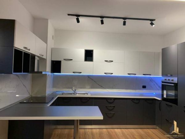Tirane, jepet me qera apartament 1+1+A+BLK Kati 6, 72 m² 700 Euro (Ambasador 1 , RTSH)