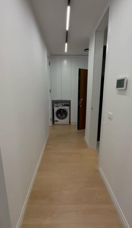 Tirane, jepet me qera apartament 1+1 Kati 4, 65 m² 450 Euro (Spitali 5 Neurologjik)