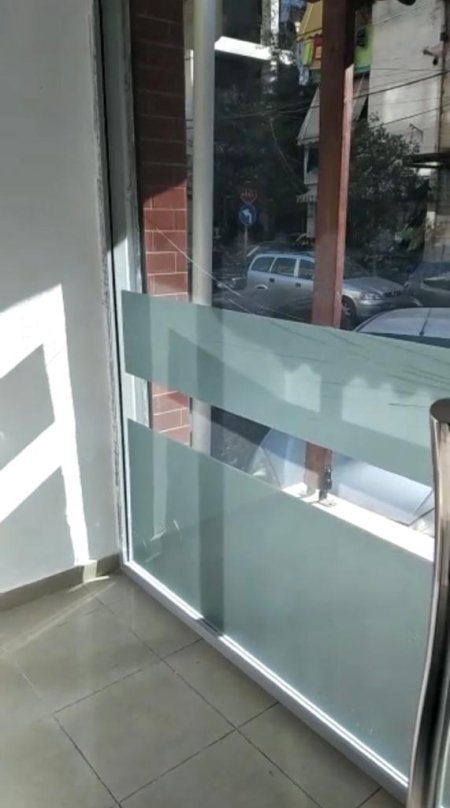 Tirane, jepet me qera dyqan Kati 0, 43 m² 400 Euro (Galeria)