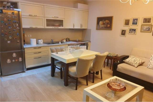 Tirane, jepet me qera apartament 2+1 Kati 7, 73 m² 500 Euro (rruga kavajes)