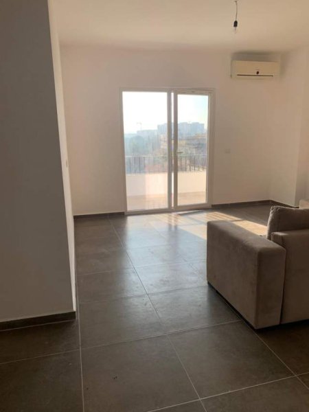 Tirane, jepet me qera apartament 2+1+BLK Kati 4, 105 m² 350 Euro (Komisariati numer 4)