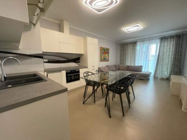 Tirane, jepet me qera apartament 2+1 Kati 7, 107 m² 1.100 Euro