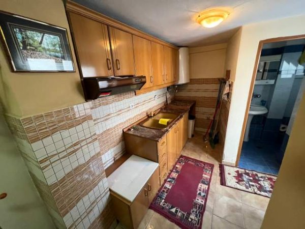 Korce, jepet me qera shtepi private 2 Katshe 200 Euro