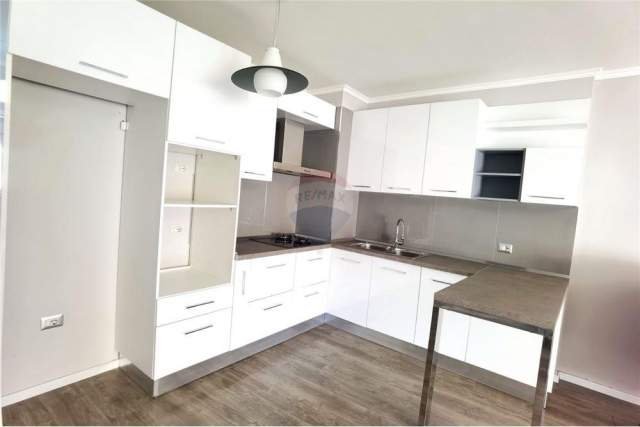Tirane, shitet apartament 2+1 93 m² 153.000 Euro (21 Dhjetori)