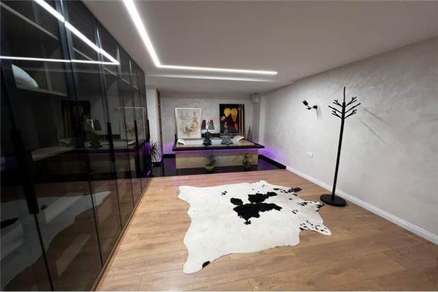 Tirane, jepet me qera apartament 4+1+BLK 200 m² 1.800 Euro (RRUGA PETI)