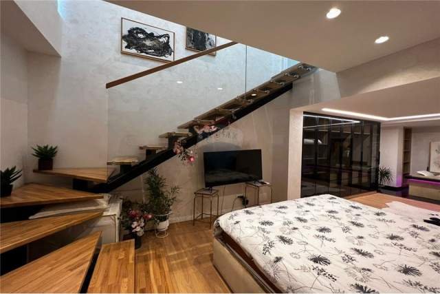 Tirane, jepet me qera apartament 4+1+BLK 200 m² 1.800 Euro (RRUGA PETI)