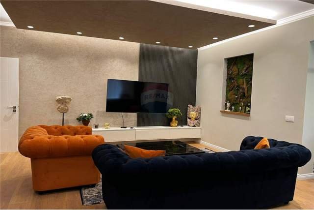 Tirane, jepet me qera apartament 4+1+BLK 200 m² 1.800 Euro (RRUGA PETI)