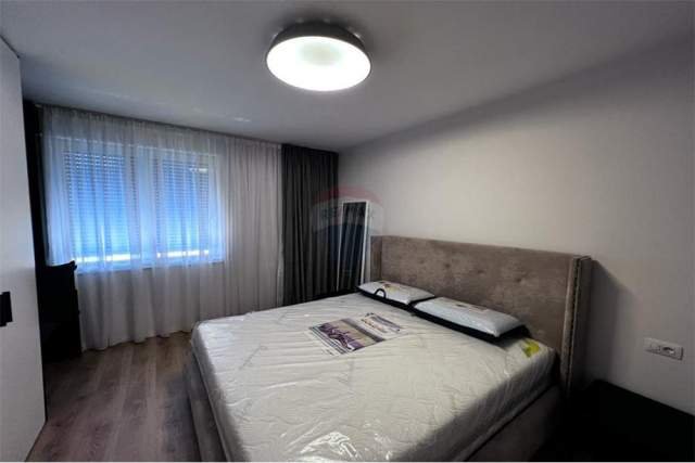 Tirane, jepet me qera apartament 2+1 110 m² 1.500 Euro (liceu artistik)
