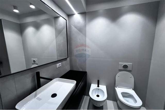 Tirane, jepet me qera apartament 2+1 110 m² 1.500 Euro (liceu artistik)