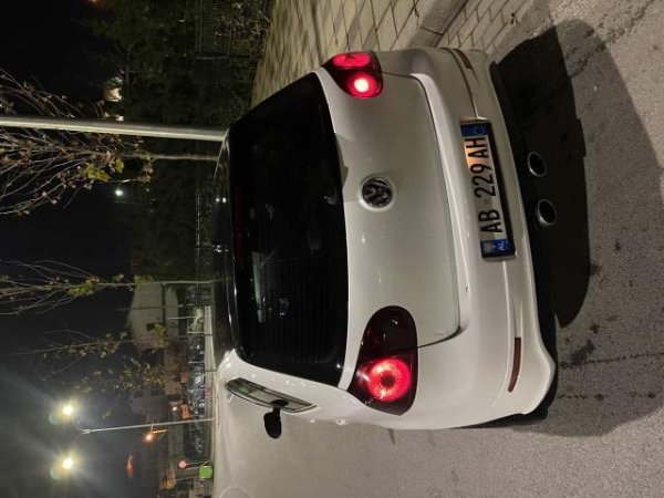 Tirane, shes makine Volkswagen Golf 5 Viti 2008, 5.500 Euro