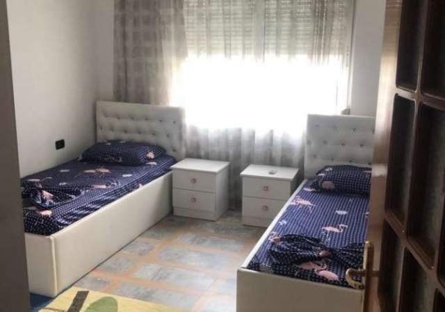 Tirane, jepet me qera apartament 2+1+BLK Kati 4, 117 m² 800 Euro (ISH BLLOKU)