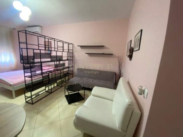 Tirane, jepet me qera garsonier 1+1 Kati 2, 35 m² 350 Euro (Hoxha Tahsim)