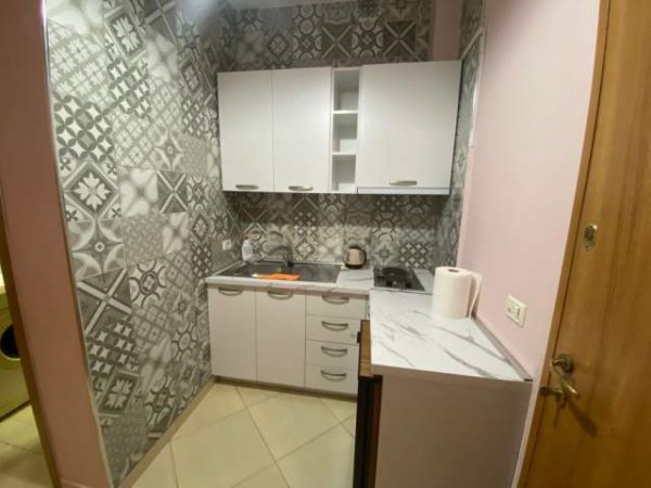 Tirane, jepet me qera garsonier 1+1 Kati 2, 35 m² 350 Euro (Hoxha Tahsim)