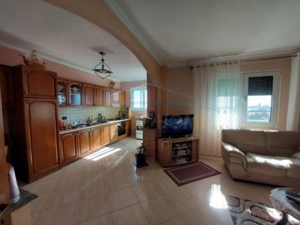 Durres, shitet apartament duplex 4+1+A+BLK Kati 6, 236 m² 140.000 Euro (STACIONI I TRENIT)