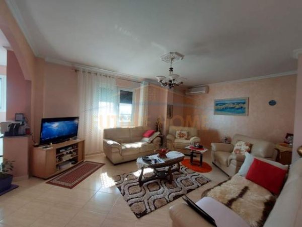 Durres, shitet apartament duplex 4+1+A+BLK Kati 6, 236 m² 140.000 Euro (STACIONI I TRENIT)