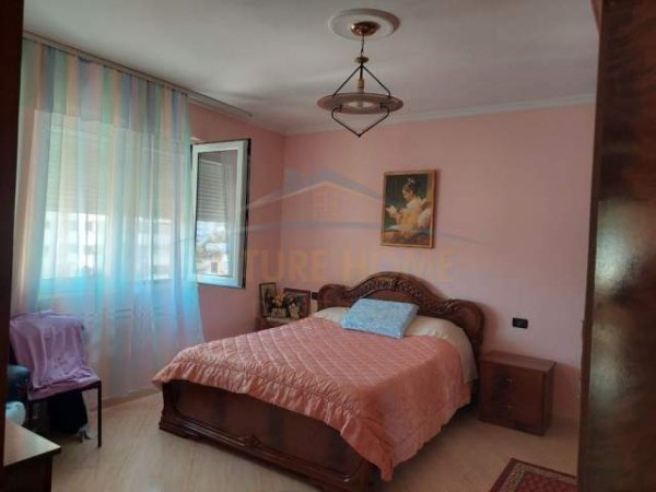 Durres, shitet apartament duplex 4+1+A+BLK Kati 6, 236 m² 140.000 Euro (STACIONI I TRENIT)