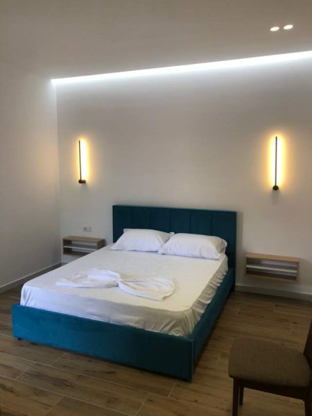 Tirane, jepet me qera apartament 1+1+A+BLK Kati 5, 60 m² 500  (Pazari i Ri)