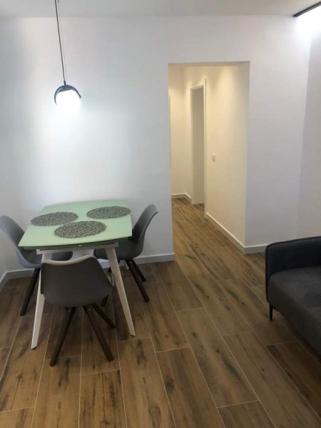 Tirane, jepet me qera apartament 1+1+A+BLK Kati 5, 60 m² 500  (Pazari i Ri)