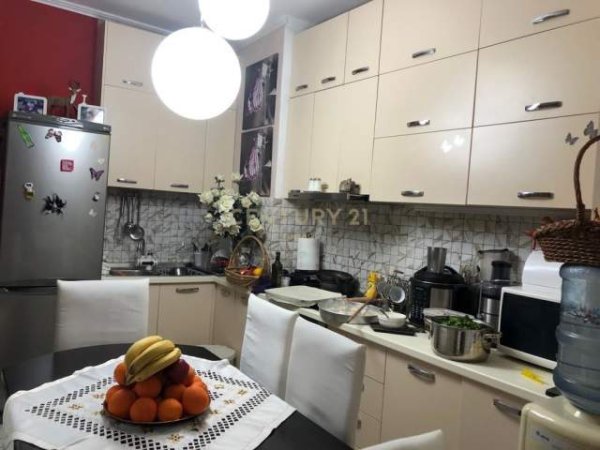 Tirane, shitet apartament 2+1 Kati 6, 73 m² 68.000 Euro (Yzberisht Tirane)