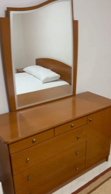 Tirane, jepet me qera apartament 1+1 Kati 3, 56 m² 350 Euro (rruga e Elbasanit)