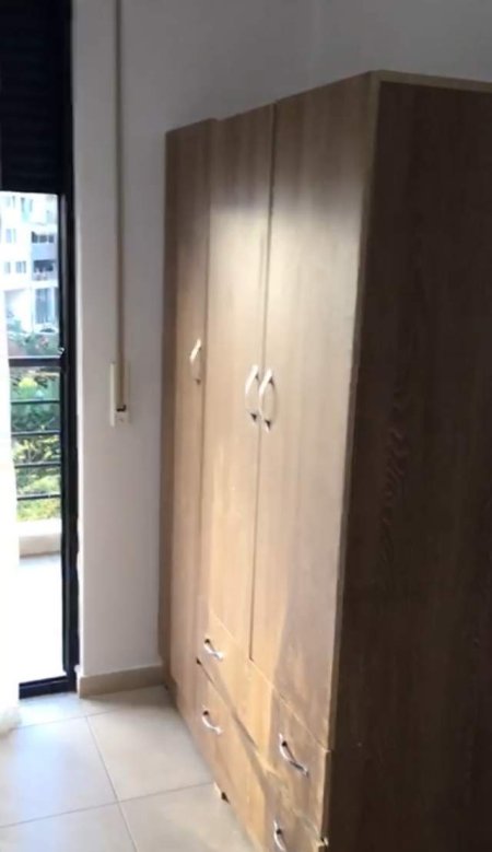 Tirane, jepet me qera apartament 1+1+BLK Kati 3, 65 m² 33.000 Leke (Astir, 2 Rotondot prane Ozone)